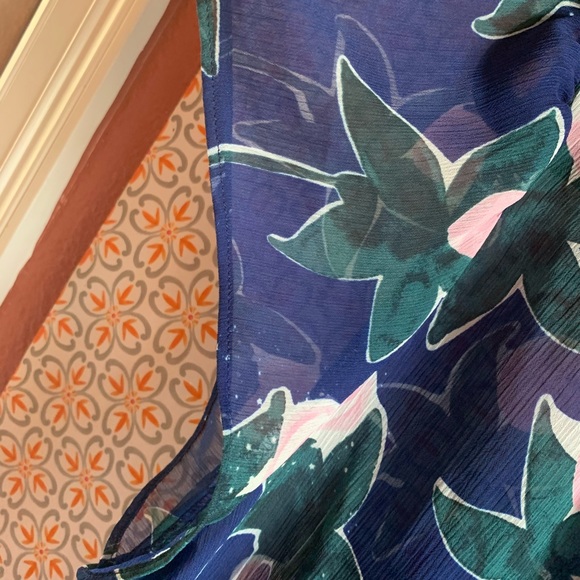 ELLE Sheer Top - Picture 4 of 5